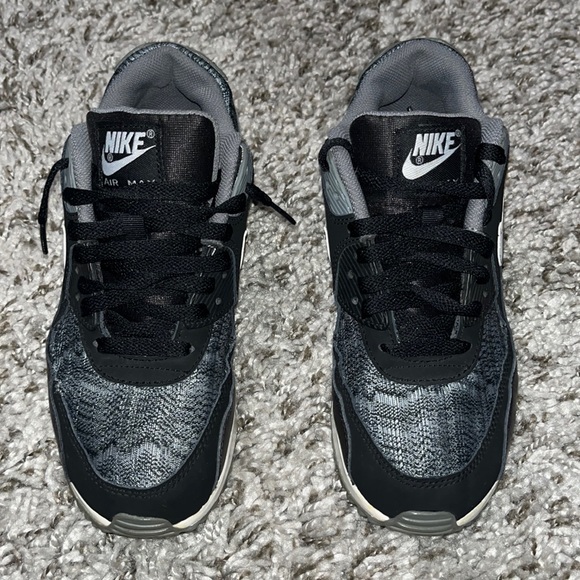 Nike
Air Max 90 (GS) - Picture 1 of 7